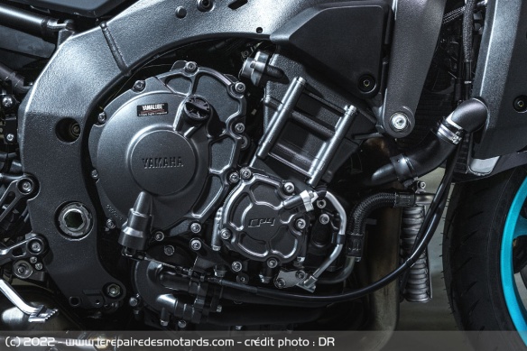 Moteur 4 cylindres en ligne de 998cm3