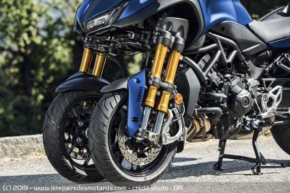 Train avant de la Yamaha Niken GT