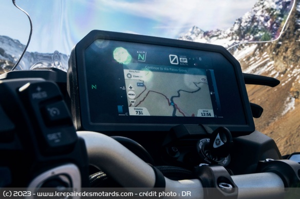 Le compteur de la Yamaha Niken GT