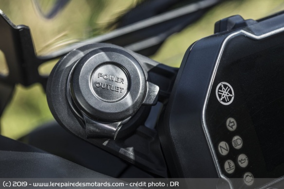 Prise 12V de la Yamaha Niken GT