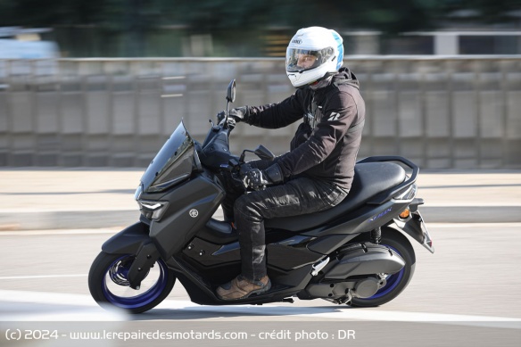 Le potentiel routier du scooter Yamaha est réel, tout comme un petit côté sportif