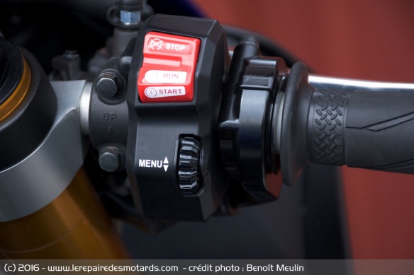 Commodo droit de Yamaha YZF-R1