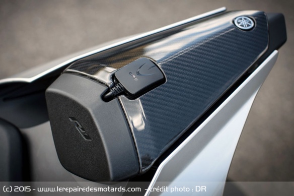 Vue de dessus de la coque de selle de la Yamaha YZF R1M