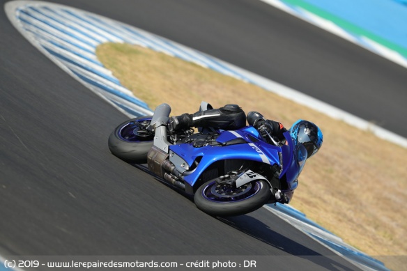La Yamaha YZF-R1M sur l'angle