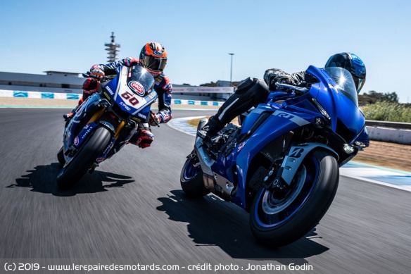 Essai de la Yamaha YZF-R1 avec Michael van der Mark