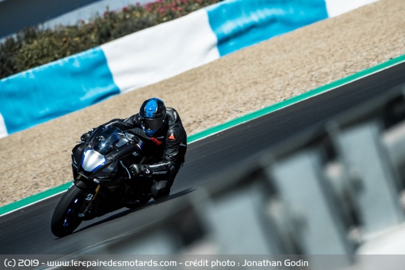 Essai de la Yamaha YZF-R1M sur circuit