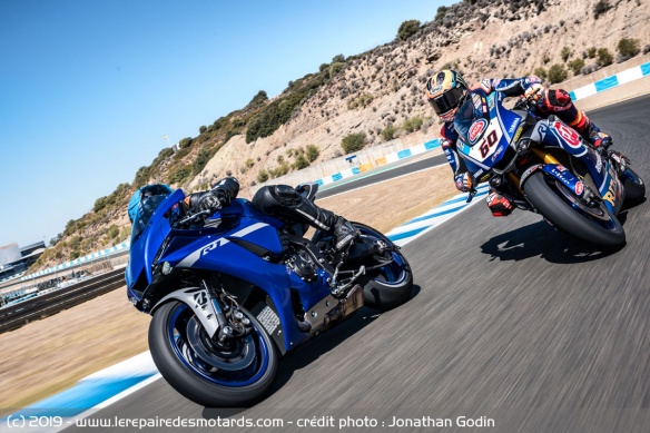 Essai de la Yamaha YZF-R1 avec Michael van der Mark