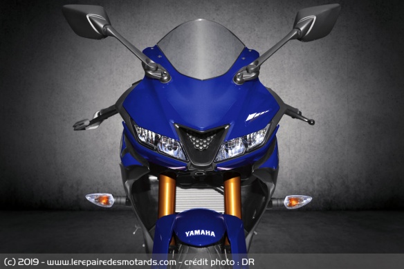 Phare avant de la Yamaha YZF-R125