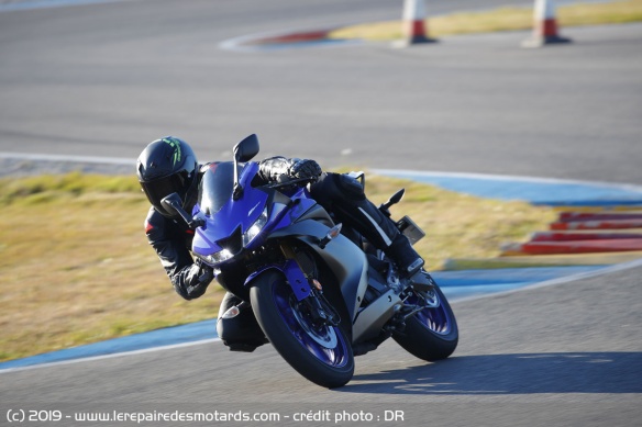 La Yamaha YZF-R125 sur piste