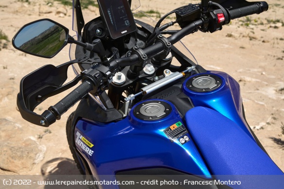 L'amortisseur de direction de la Yamaha Ténéré 700 World Raid