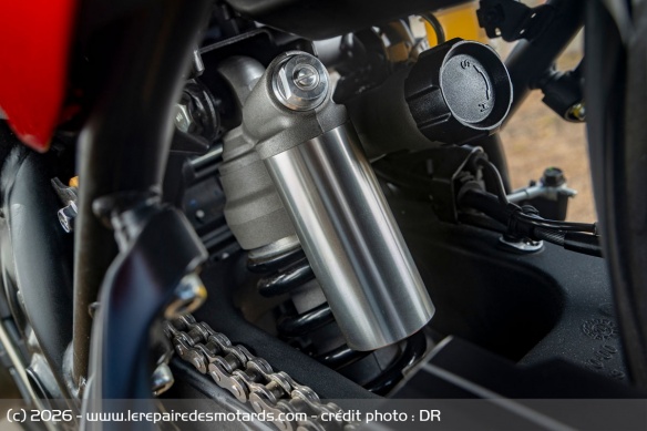 L'amortisseur arrière KYB de la Yamaha Ténéré 700 World Raid