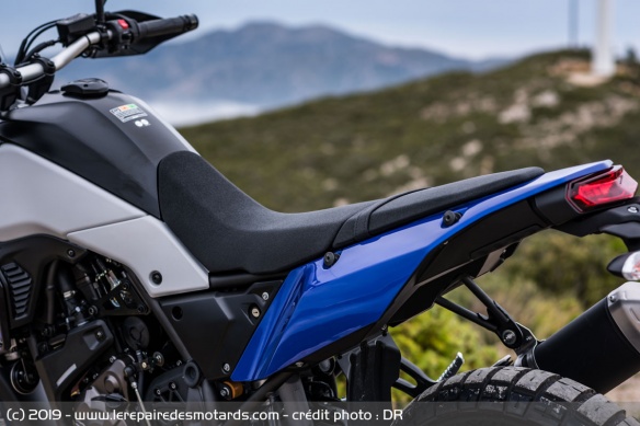 La selle peut s'avérer un peu ferme sur les longs trajets