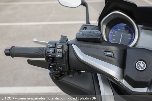Commodo gauche du Yamaha TMax DX