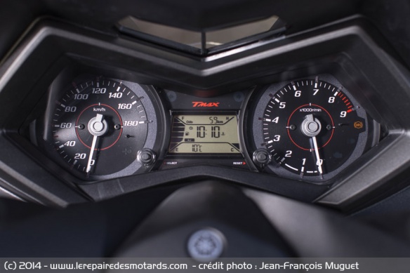 Tableau de bord du Yamaha TMax 530