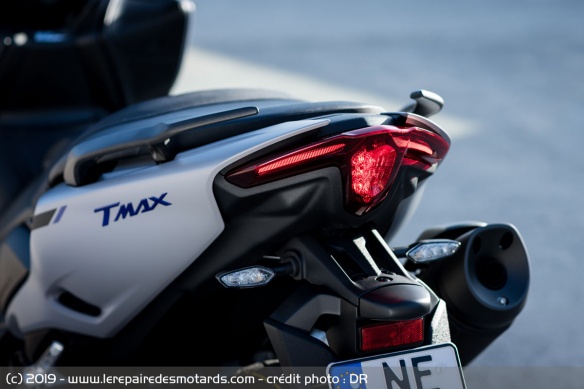 Les feux arrière du Yamaha TMax 560