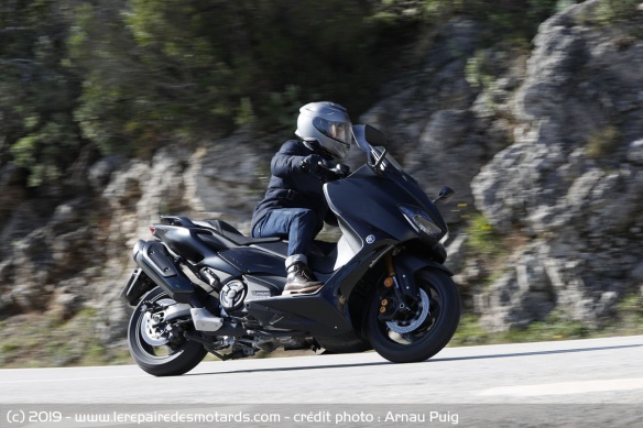 Essai du Yamaha TMax 560 sur route
