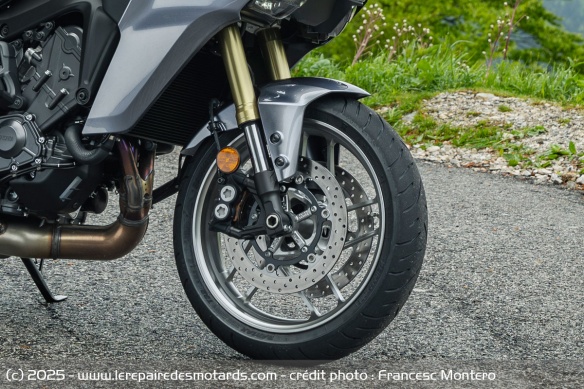 La Tracer 9GT+ est équipée de freins radiaux à l'avant
