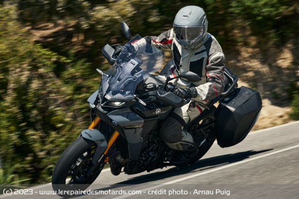 Essai du sport tourer Yamaha Tracer 9 GT+ sur route