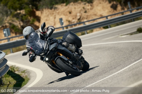 La Yamaha Tracer 9 GT+ dans les virolos