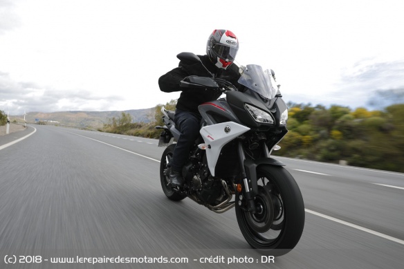 La Yamaha Tracer 900 sur route