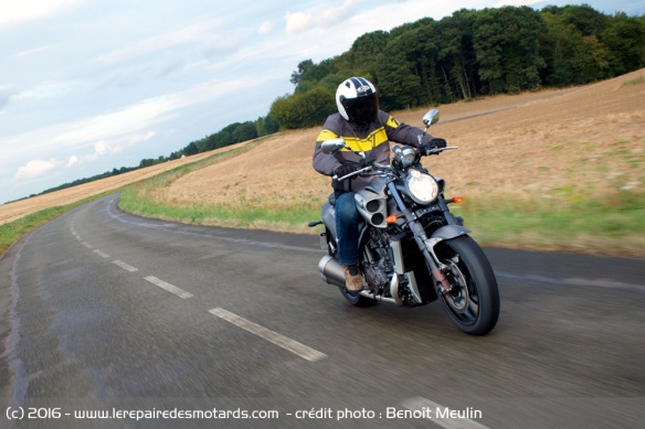 Yamaha Vmax sur route