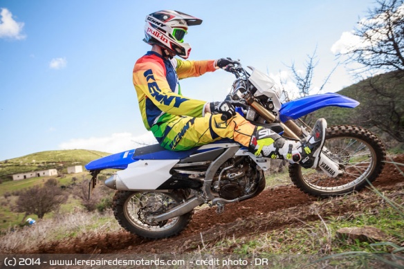 Passage en courbe Yamaha 250 WR-F