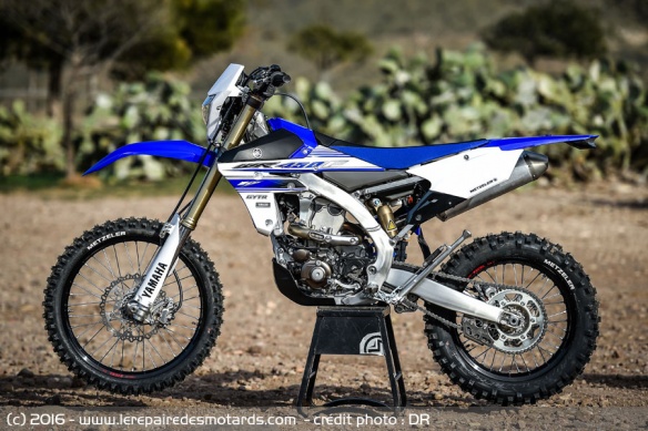 Yamaha 450 WR-F de coté