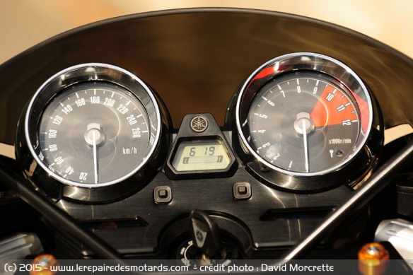 Compteur de la Yamaha XJR 1300 Racer