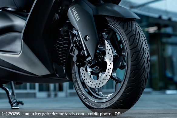 Le frein avant du Yamaha XMax 125 Tech Max+