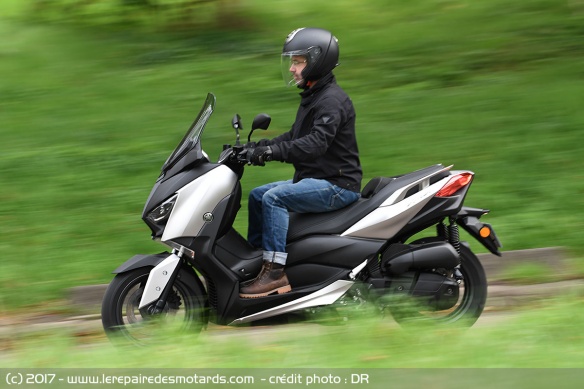 Yamaha XMax 125 sur nationale