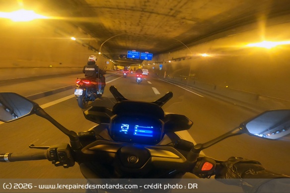 Confortable et facile, le XMAX permet d'enchainer les kilomètres sans contraintes