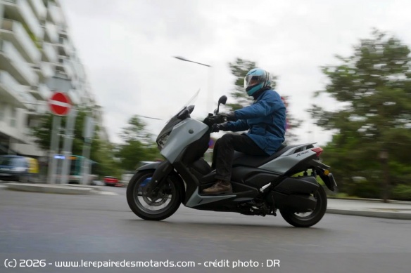 Le XMAX s'emmène toujours avec autant de facilité