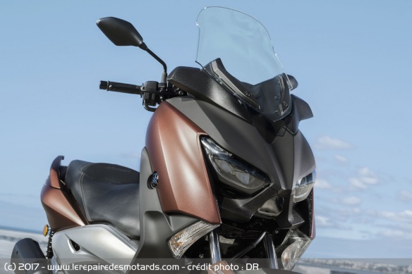 Le 300 conserve le look de la famille X-Max