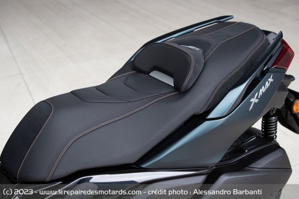 La selle du Yamaha XMAX 300 Tech Max