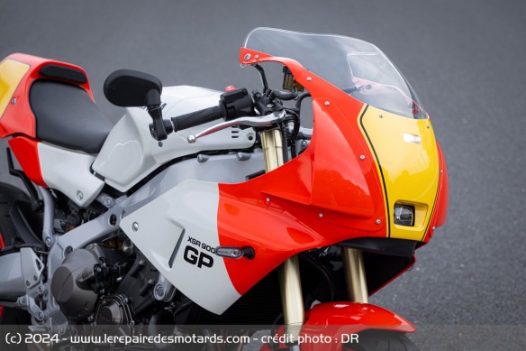 La fourche de la Yamaha XSR900 GP