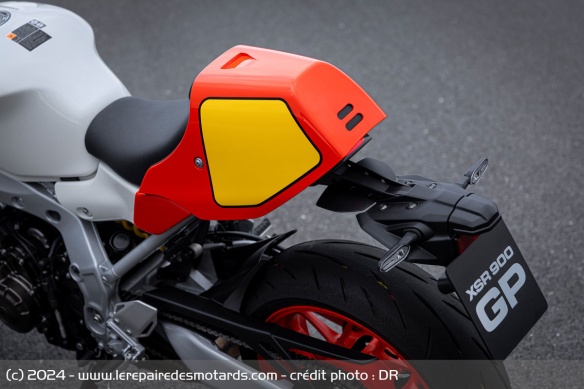 La selle de la Yamaha XSR900 GP
