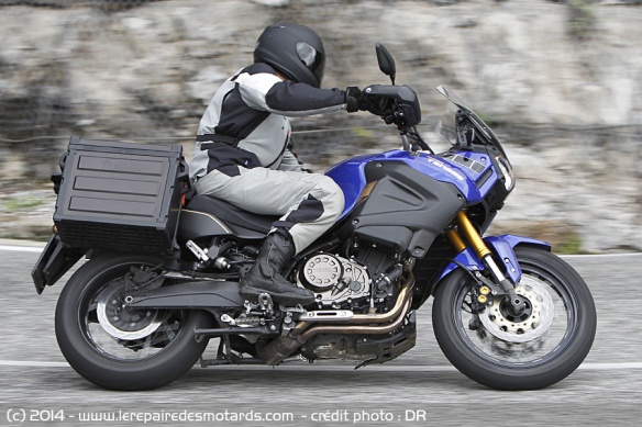Yamaha XT 1200 ZE Super Ténéré sur autoroute