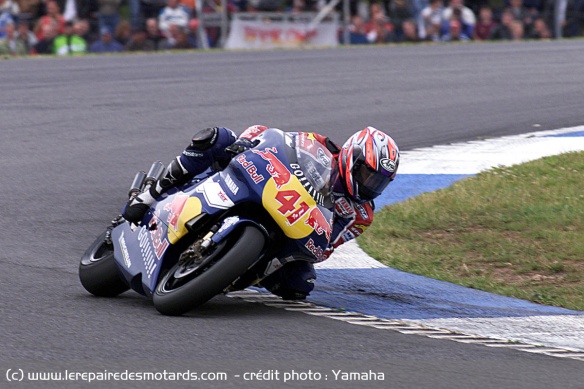 En 2001, Haga a dû prendre la direction des Grands Prix