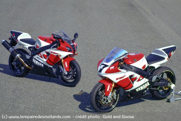La R7 de route et celle dotée du Racekit