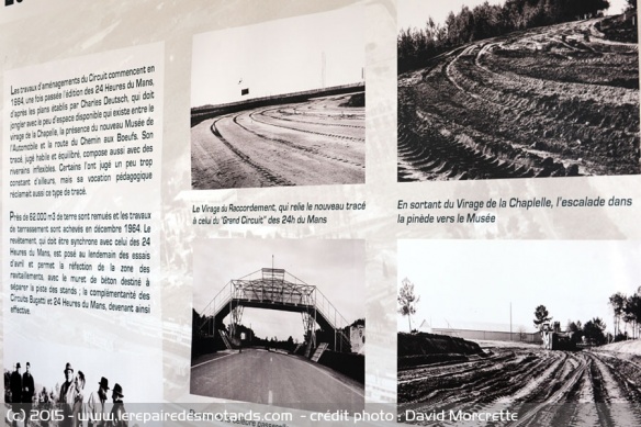 Panneau exlicatif sur l'exposition 50e Anniversaire du Circuit Bugatti