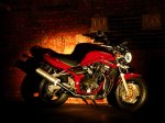 Bandit 1200 N v2001 - Projecteur sur fond brique