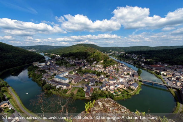 Vue de Bogny-sur-Meuse et son méandre