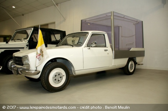 L'Aventure Peugeot à Sochaux : Papamobile 504