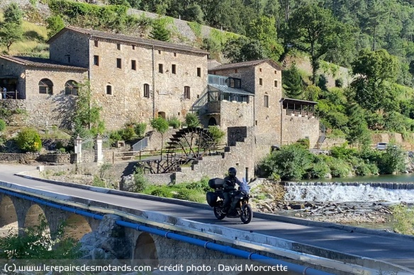 Rouler dans les Cévennes en moto est un régal