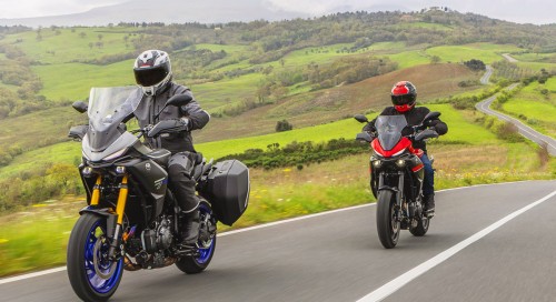 Accélérateur électronique, habillage redessiné, position optimisée, fourche réglable... Yamaha fait évoluer ses sport-GT de moyenne cylindrée Tracer 7 et Tracer 7 GT 