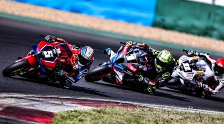 Retour en image sur la quatrime preuve du Championnat de France Superbike qui a, encore, t marque par la domination de Kenny Foray sur le circuit de Magny-Cours 