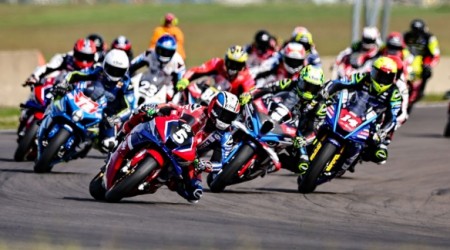 Retour en image sur la troisième épreuve du Championnat de France Superbike qui a vu Kenny Foray réaliser un nouveau doublé sur le circuit de Nogaro 