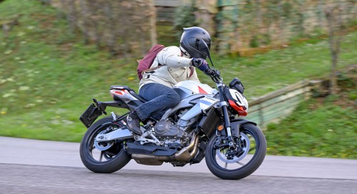 Essai  Aprilia Tuono 457