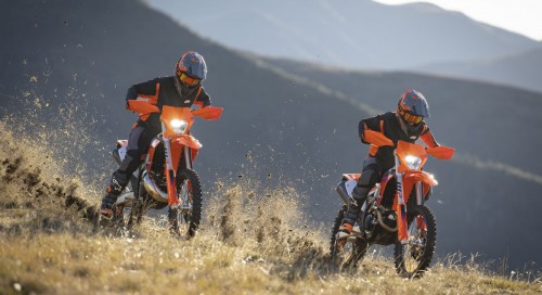 Une enquête européenne vise KTM et accuse de le constructeur autrichien d'avoir mis en place un système pour contourner les normes antipollutions sur ses gammes d'enduro
