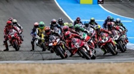 Retour en images sur l'ultime épreuve du Championnat du Monde Superbike, marquée par une nouvelle démonstration de Nicolo Bulega et Ducati